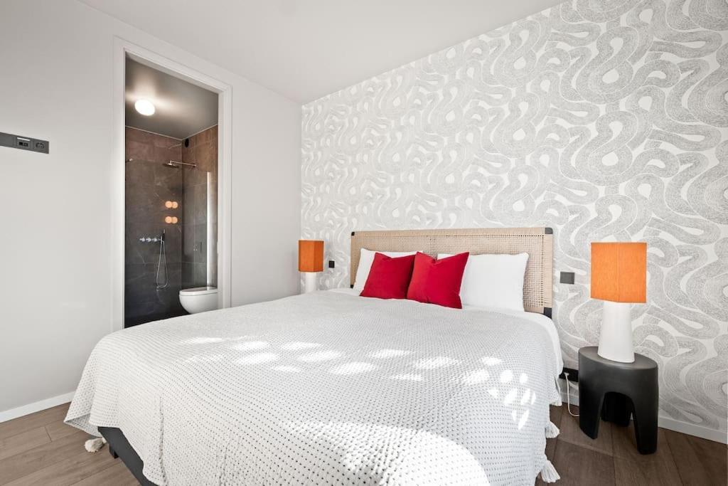 Private Lux 2Br & 2Ba City Center With Free Parking Reykjavik Bagian luar foto